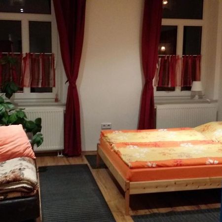 Ferienwohnung Rosie เคมนิตซ์ ภายนอก รูปภาพ
