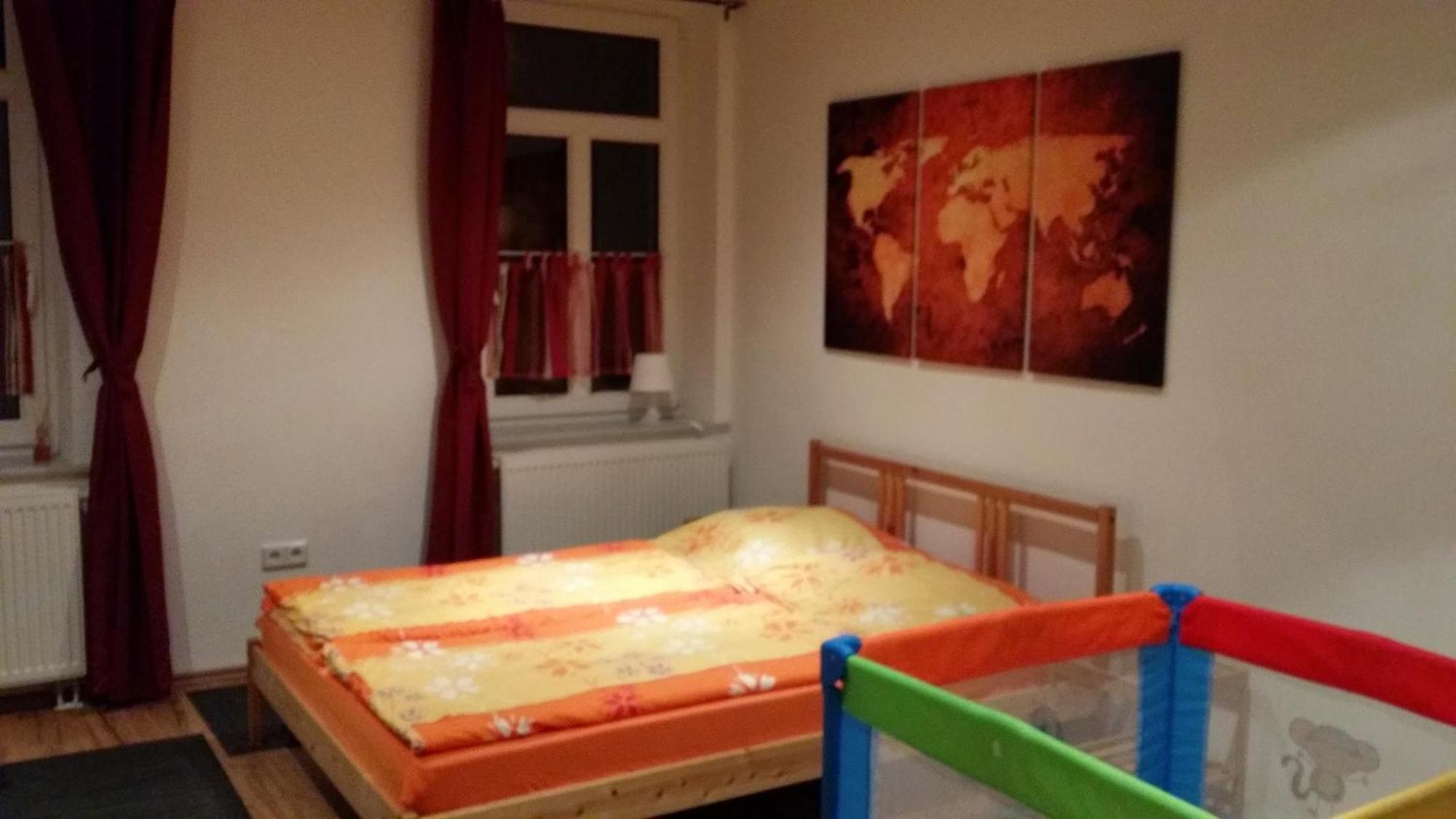 Ferienwohnung Rosie เคมนิตซ์ ภายนอก รูปภาพ