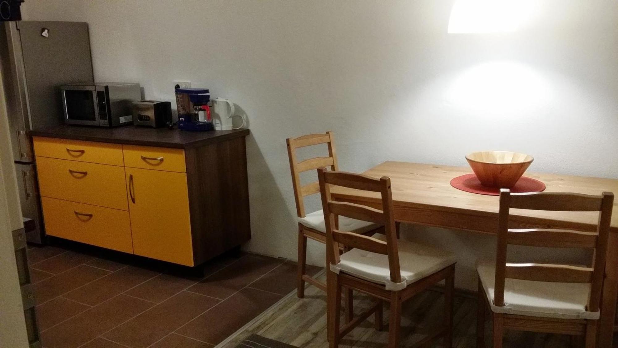 Ferienwohnung Rosie เคมนิตซ์ ภายนอก รูปภาพ
